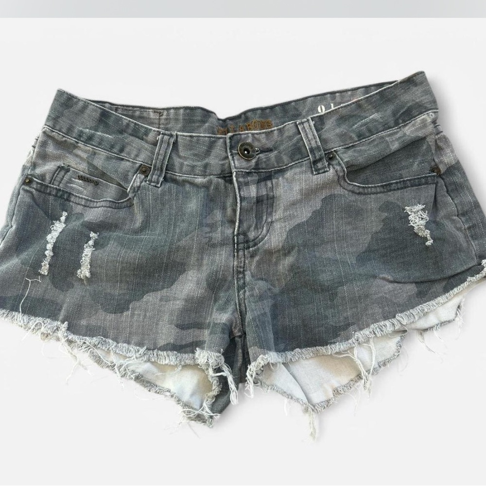 Grey camo Y2K denim low rise, shorts